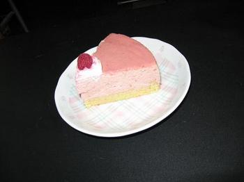 フランボワーズムースケーキ～カット.jpg